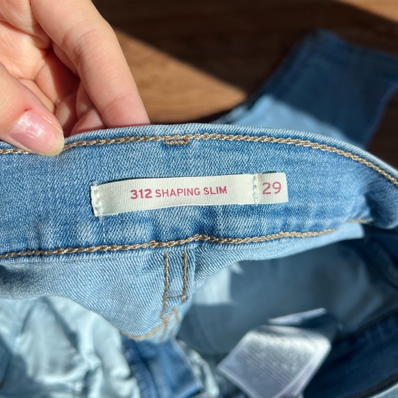 Levi's Women's Skinny Jeans in Light Blue - Picture 3 of 5